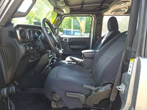 Used 2019 Jeep Wrangler Sport AWD/4WD image 28