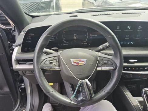 Used 2024 Cadillac XT4 Sport FWD image 2