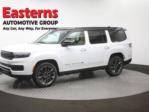 Used 2025 Jeep Grand Wagoneer Series III w/ Rear Seat Video Group 1 AWD/4WD image 62