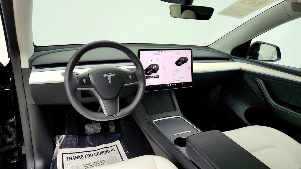 Used 2024 Tesla Model Y Long Range AWD/4WD image 12