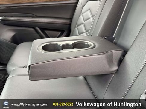 Certified 2025 Volkswagen Atlas SE image 12