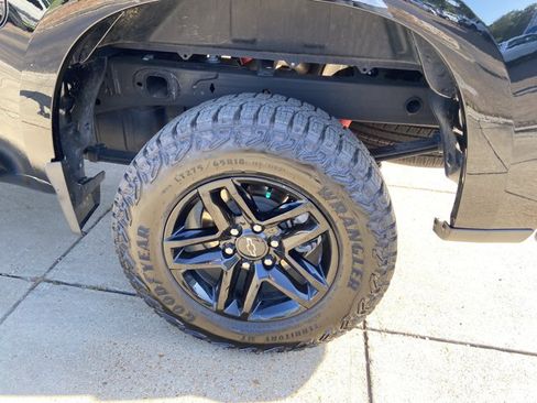 Used 2024 Chevrolet Silverado 1500 Custom Trail Boss AWD/4WD image 30