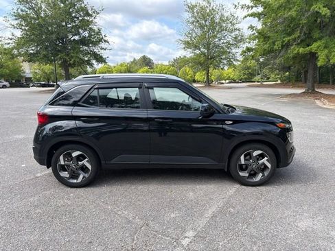 Used 2023 Hyundai Venue SEL FWD image 6
