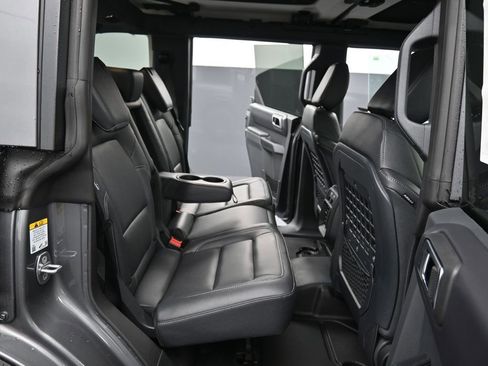 New 2025 Ford Bronco Badlands w/ Sasquatch Package image 16