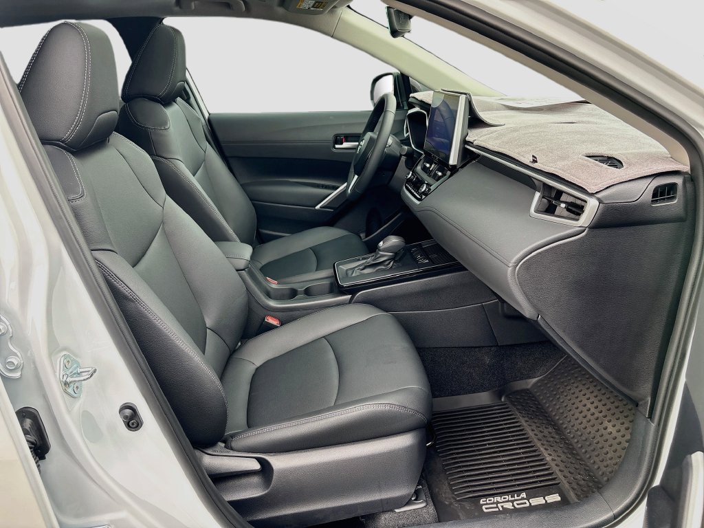 Used 2026 Toyota Corolla Cross XLE w/ Convenience Package FWD image 20