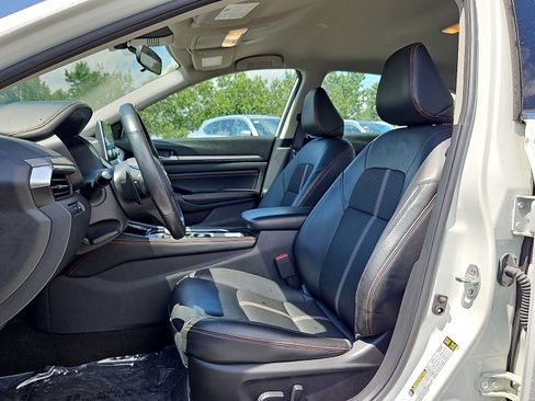 Used 2023 Nissan Altima 2.5 SR FWD image 13