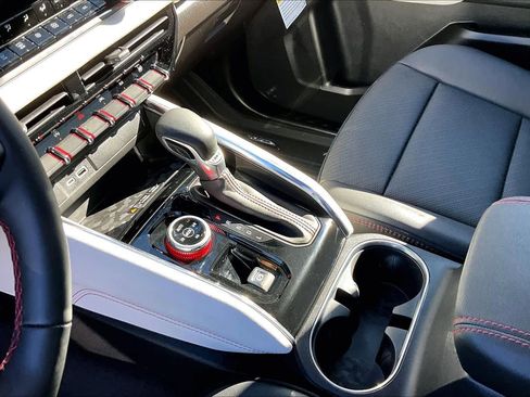 Used 2024 GMC Canyon AT4X image 15