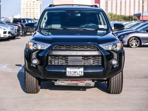 Used 2022 Toyota 4Runner SR5 Premium w/ Moonroof Package RWD image 2