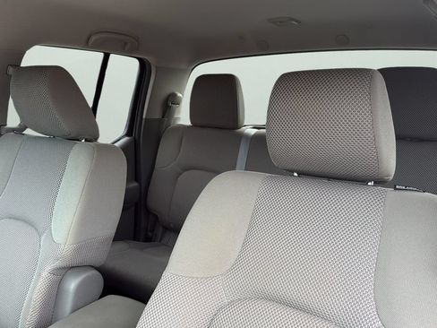 Used 2013 Nissan Frontier SV w/ SV Value Truck Pkg RWD image 6