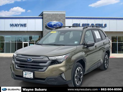 Certified 2025 Subaru Forester Premium image 2