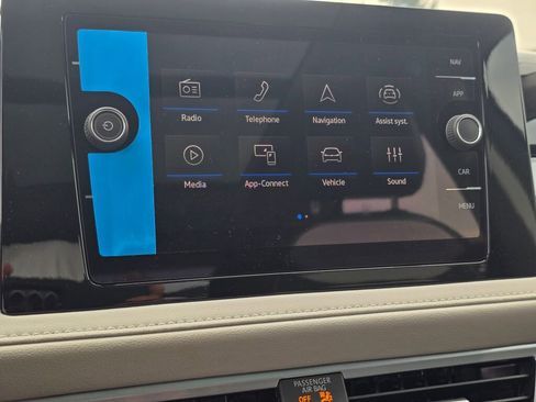 New 2025 Volkswagen Taos SEL image 21