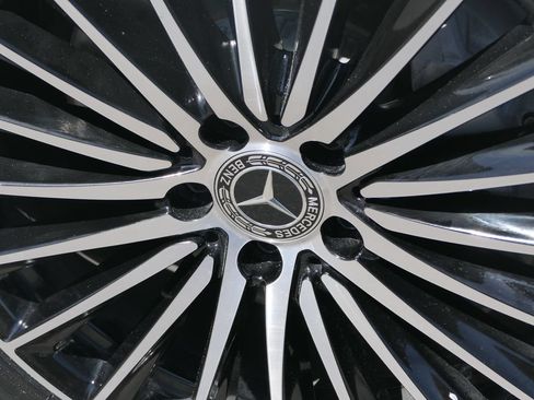 Used 2023 Mercedes-Benz C 300 Sedan image 10