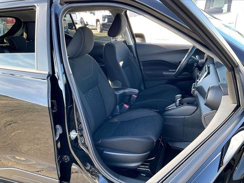 Used 2022 Nissan Kicks S image 6