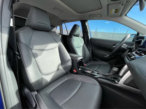 Used 2023 Toyota Corolla Cross XLE image 28