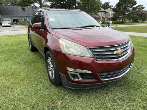 Used 2016 Chevrolet Traverse LT FWD image 3