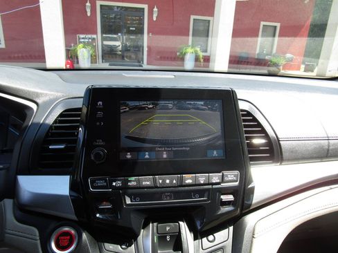 Used 2018 Honda Odyssey EX-L image 17