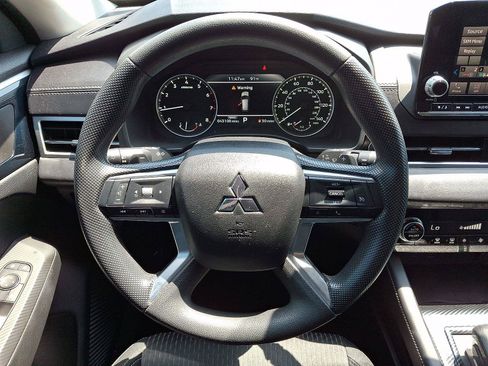 Used 2022 Mitsubishi Outlander ES AWD/4WD image 19