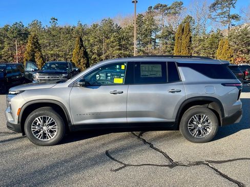 New 2026 Chevrolet Traverse LT w/ Enhanced Driving Package image 2