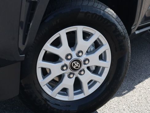 Used 2025 Toyota Tacoma SR5 image 15