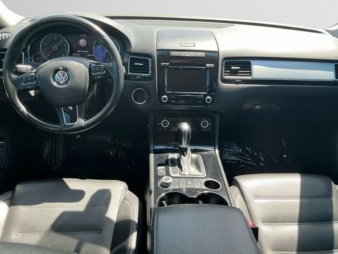 Used 2013 Volkswagen Touareg Sport AWD/4WD image 10