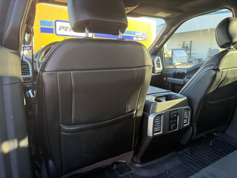 Used 2015 Ford F150 Platinum w/ Equipment Group 701A Luxury image 14