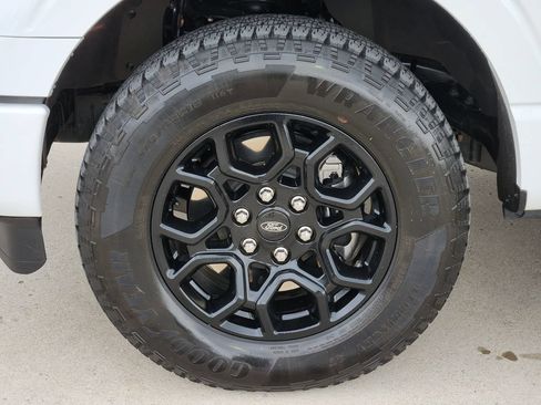 Used 2025 Ford F150 Lariat AWD/4WD image 13