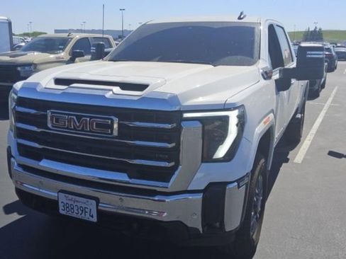 Used 2025 GMC Sierra 2500 SLE w/ Preferred Package AWD/4WD image 3