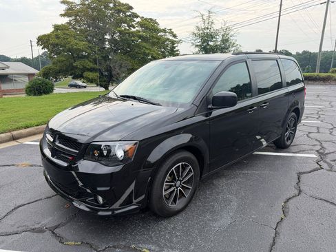 Used 2018 Dodge Grand Caravan GT FWD image 1