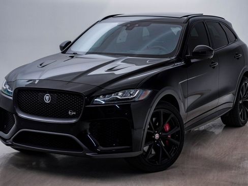 Used 2020 Jaguar F-PACE SVR image 3