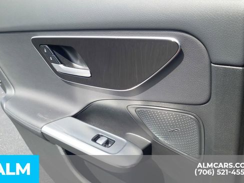 Used 2025 Mercedes-Benz C 300 Sedan image 26