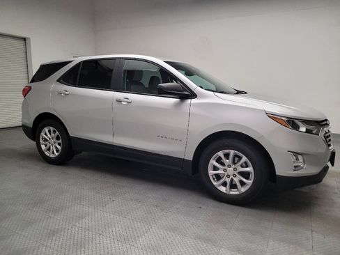 Used 2021 Chevrolet Equinox LS FWD image 11