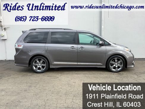 Used 2016 Toyota Sienna SE w/ SE Preferred Package FWD image 9