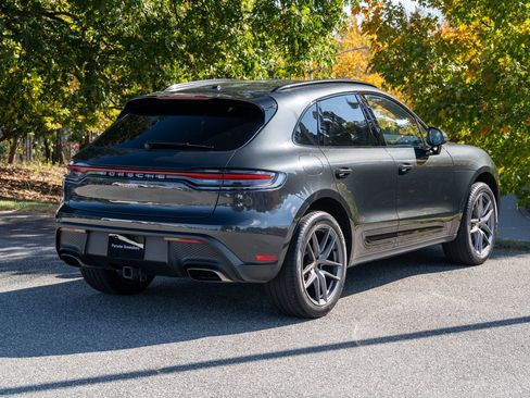 Certified 2025 Porsche Macan image 7