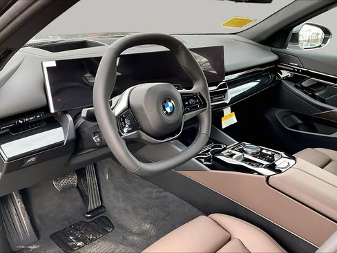 New 2026 BMW 530i xDrive w/ Premium Package AWD/4WD image 9