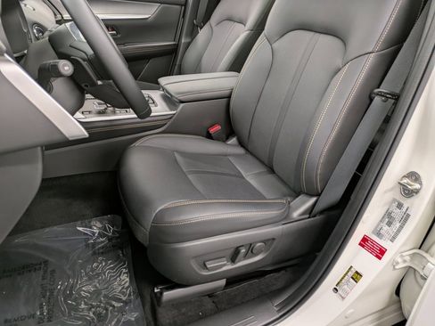 Certified 2024 MAZDA CX-90 Plug-In Hybrid w/ Premium Pkg image 9