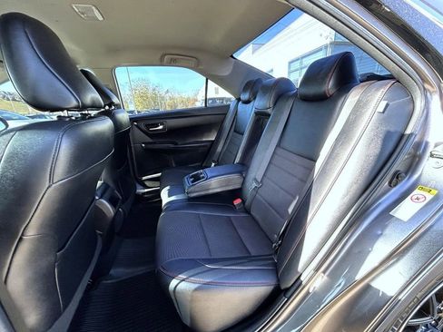 Used 2017 Toyota Camry SE image 19