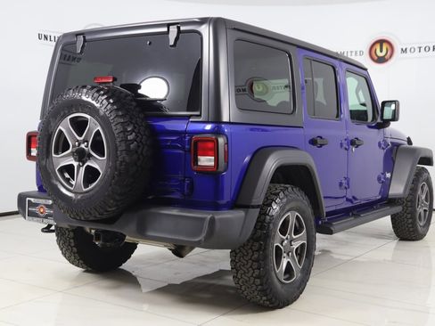 Used 2018 Jeep Wrangler Unlimited Sport S image 3