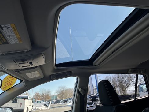 Used 2018 Toyota RAV4 XLE image 27