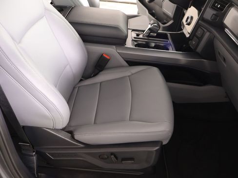 Used 2025 Ford F150 Lightning Flash image 13