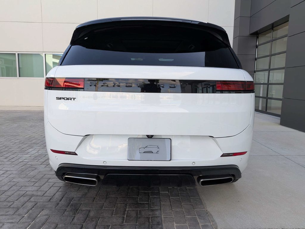 Certified 2024 Land Rover Range Rover Sport Dynamic SE AWD/4WD image 4