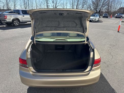 Used 2004 Honda Accord EX image 10