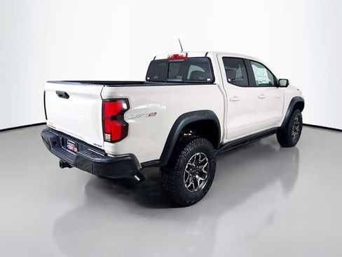 New 2026 Chevrolet Colorado ZR2 w/ Technology Package AWD/4WD image 9