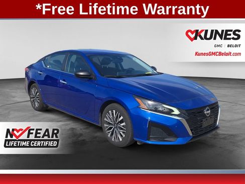 Used 2025 Nissan Altima 2.5 SV FWD image 1