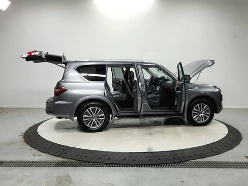 Used 2024 Nissan Armada SL AWD/4WD image 17