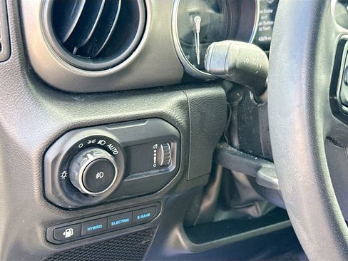 Used 2023 Jeep Wrangler Unlimited w/ Convenience Group image 11