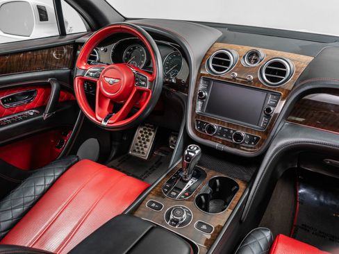 Used 2018 Bentley Bentayga Activity AWD/4WD image 26