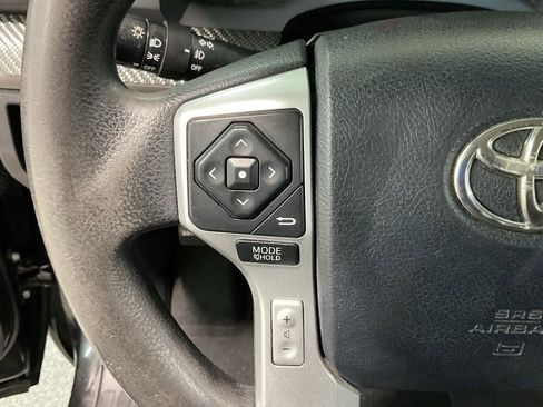 Used 2016 Toyota Tundra SR5 w/ SR5 Upgrade Package AWD/4WD image 9