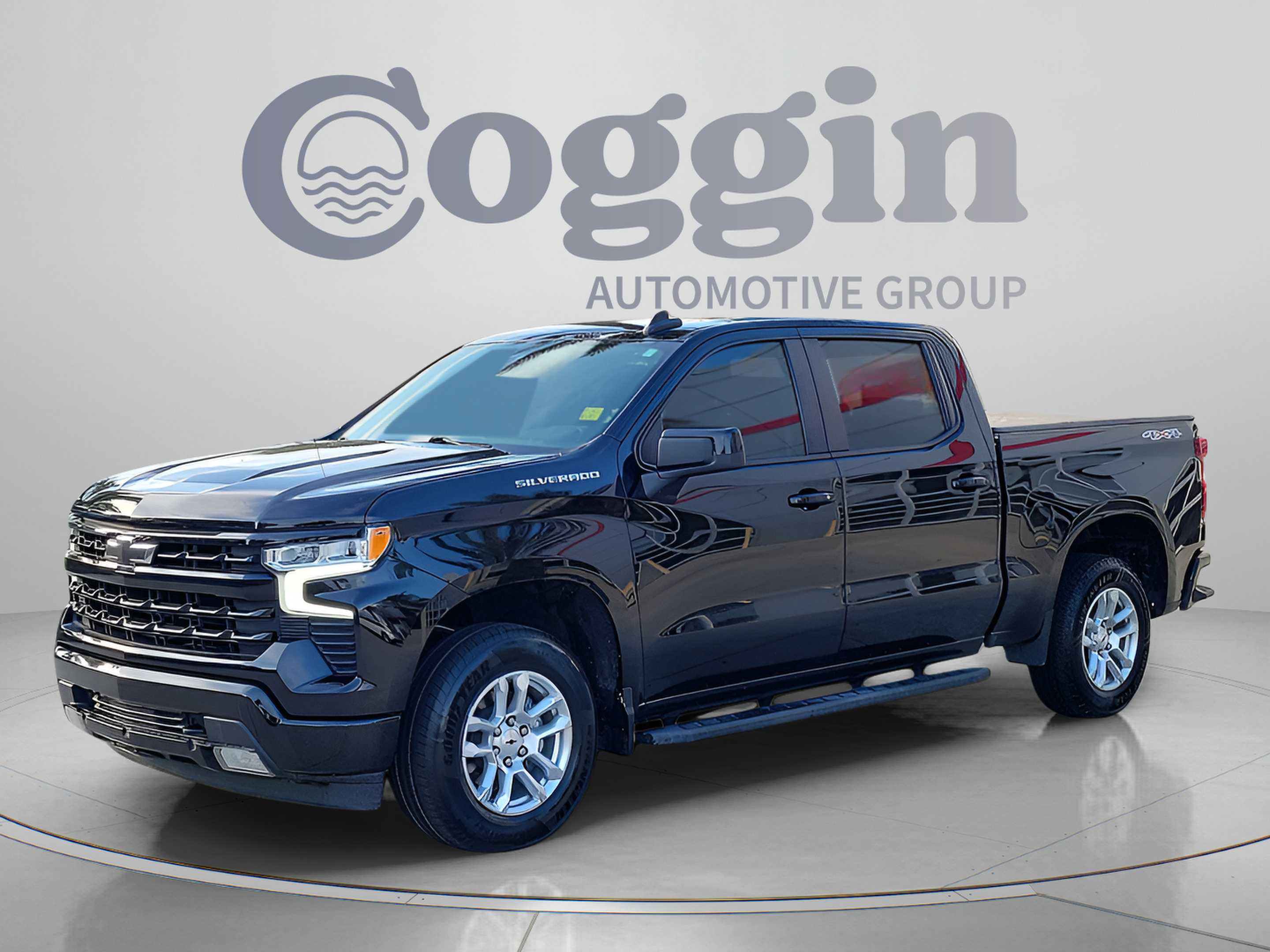 Used 2024 Chevrolet Silverado 1500 RST AWD/4WD image 2