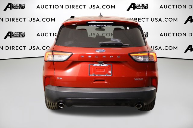 Used 2022 Ford Escape SE w/ SE Sport Appearance Package FWD image 3