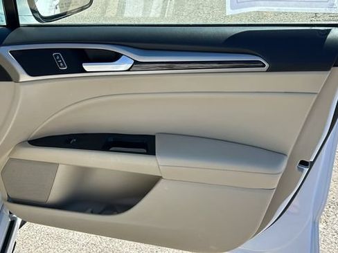 Used 2016 Ford Fusion Energi SE FWD image 10